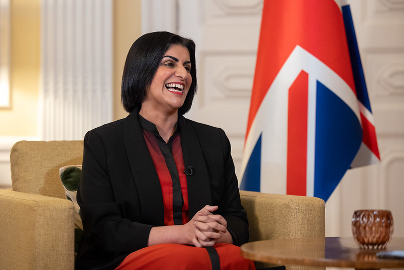 Labour Grants 200,000 Migrants Permanent Status as Settlement Crackdown Stalls